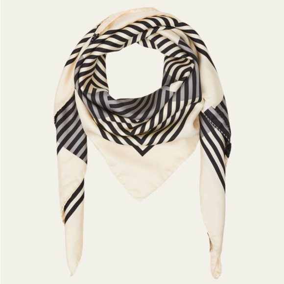 NWT Striped Black and White Scarf - Picture 2 of 2